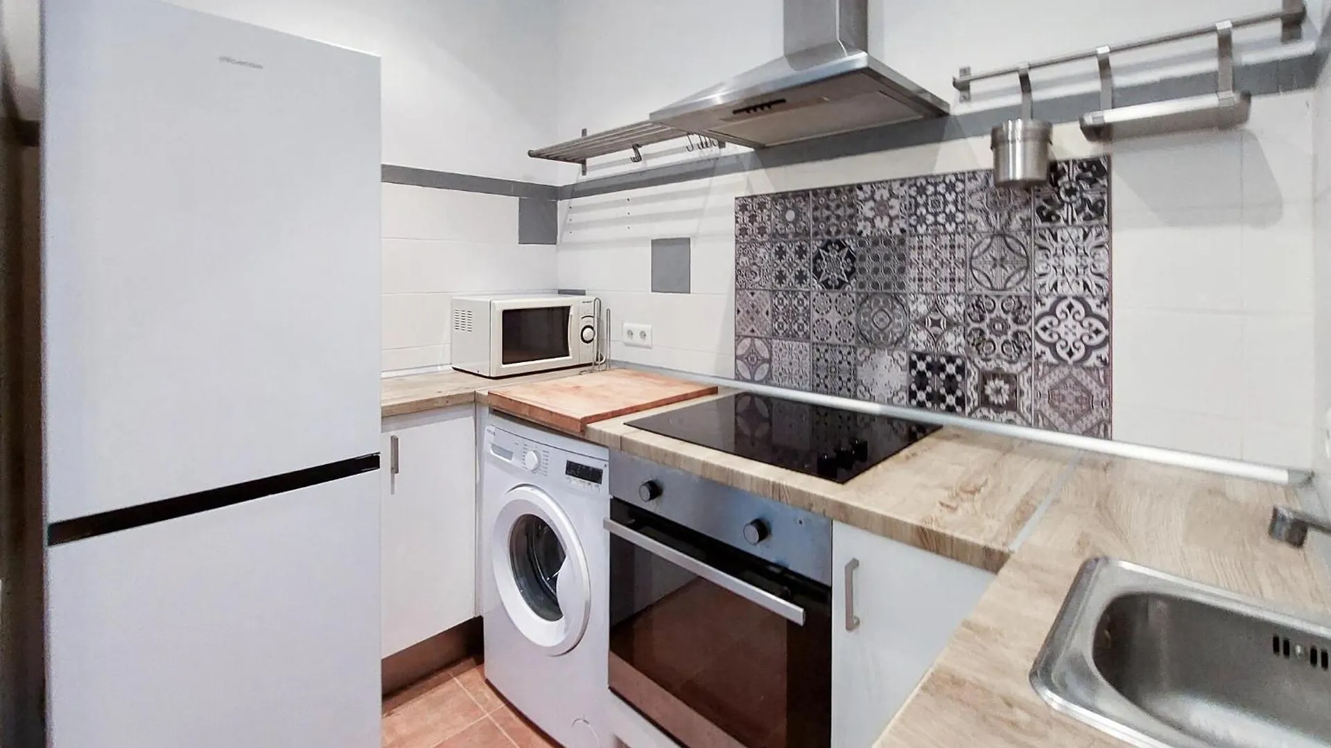 Pet Friendly Apartment In El Puerto De Santa Mar With Kitchen El Puerto de Santa Maria
