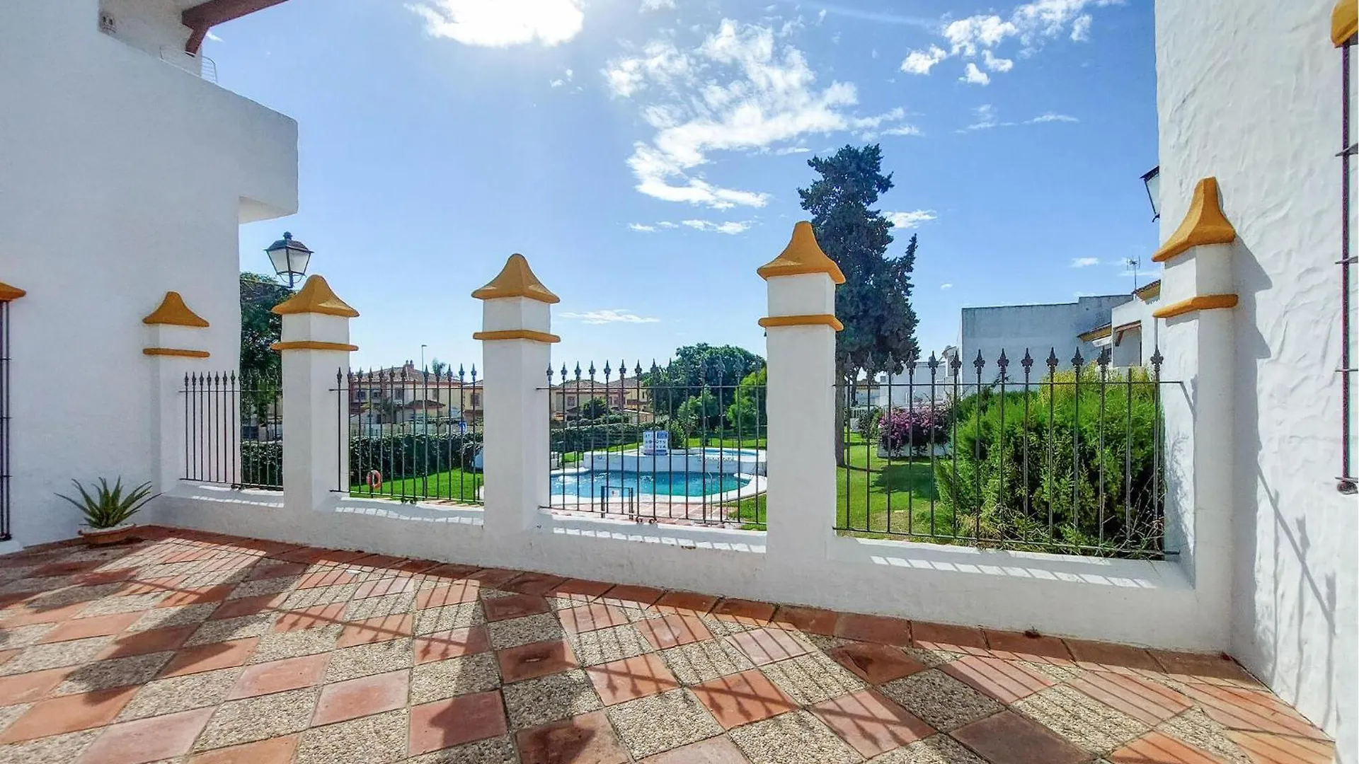 Pet Friendly Apartment In El Puerto De Santa Mar With Kitchen El Puerto de Santa Maria