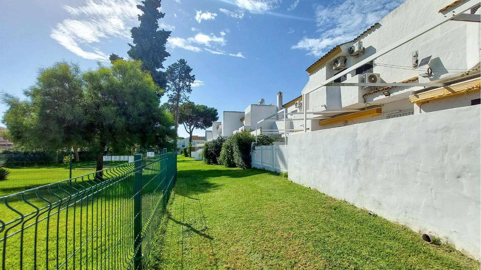 Pet Friendly Apartment In El Puerto De Santa Mar With Kitchen El Puerto de Santa Maria