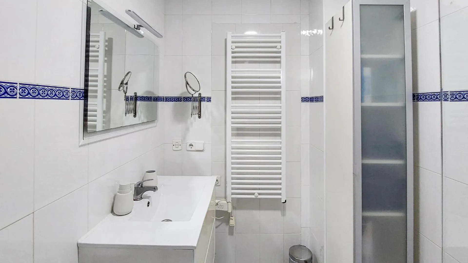 Pet Friendly Apartment In El Puerto De Santa Mar With Kitchen El Puerto de Santa Maria