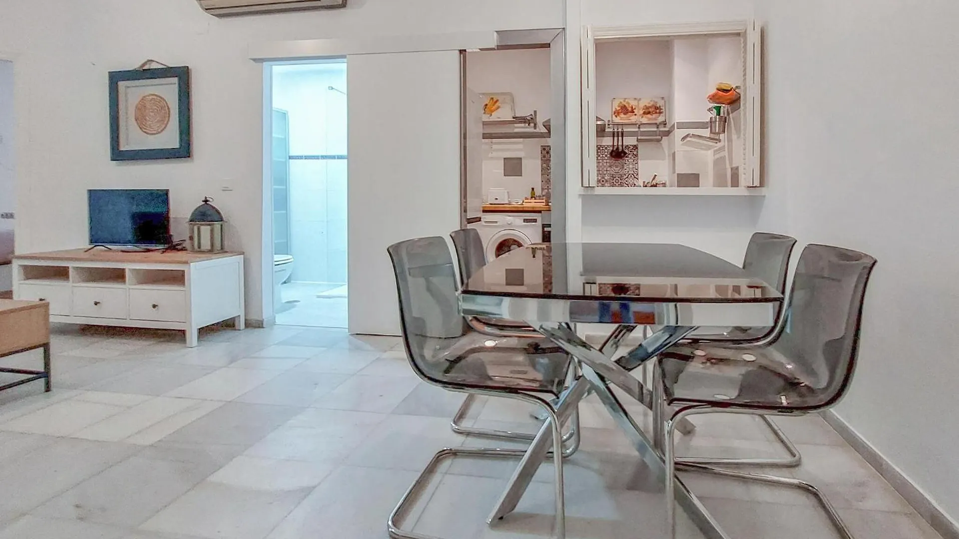 Pet Friendly Apartment In El Puerto De Santa Mar With Kitchen El Puerto de Santa Maria